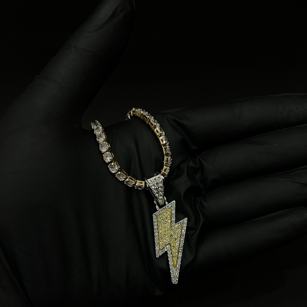 Eclipse pendant with chain