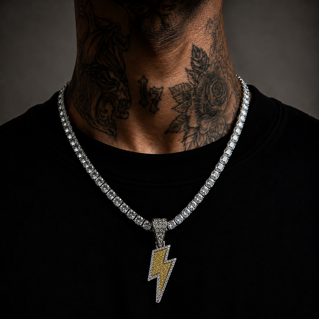Retrograde pendant with chain