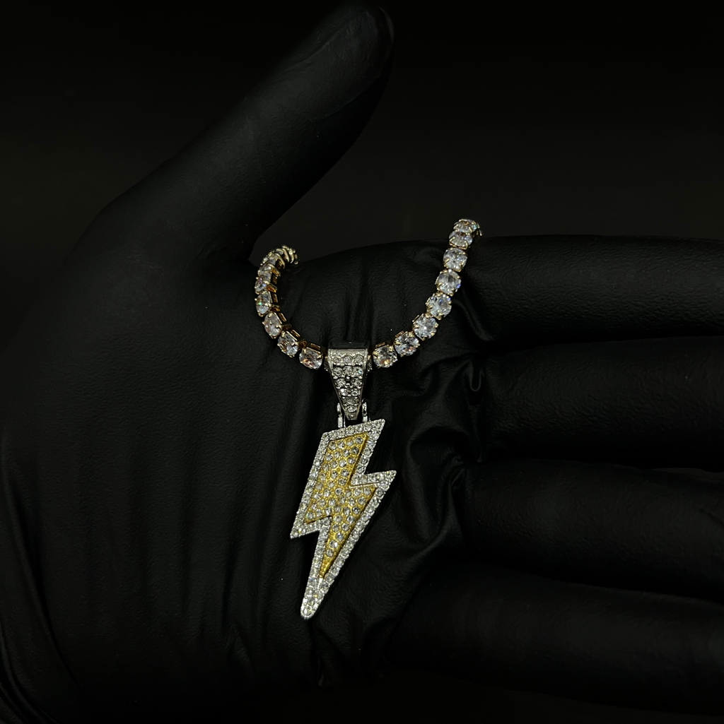 Eclipse pendant with chain